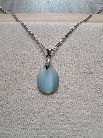 Collier oeil de chat bleue
