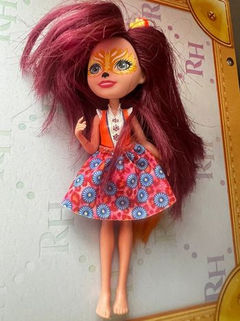 Poupée enchantimal, renard