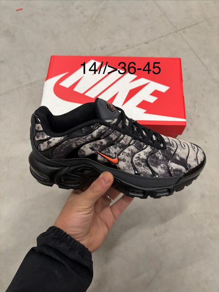Nike Tn militaire camo noir gris orange 36