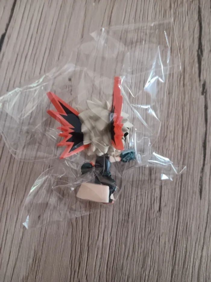 Petite figurine mha my hero academia bakugo - photo numéro 2