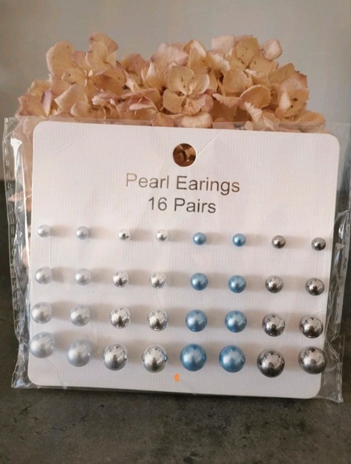 16 paires de boucles d'oreilles neuve