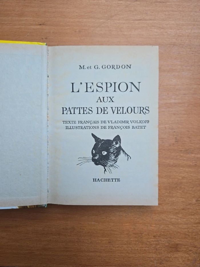 #livre l espion aux pattes de velours - photo numéro 3