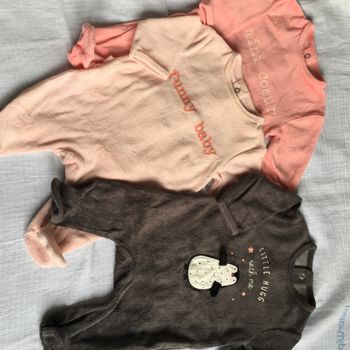 Lot de 3 dors biens  1 mois