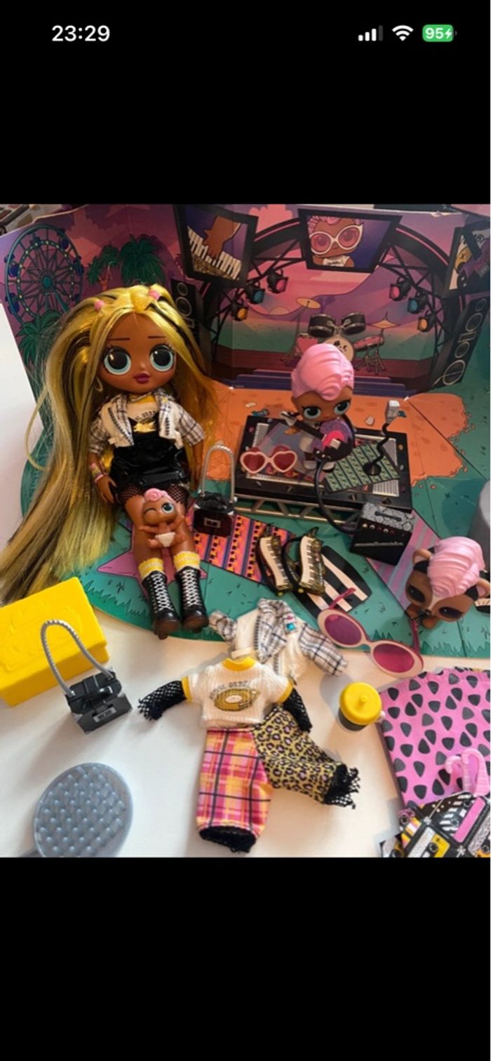 LOL Surprise OMG House of Surprises Poupée mannequin Série 2 - ALT GRRRL - photo numéro 2