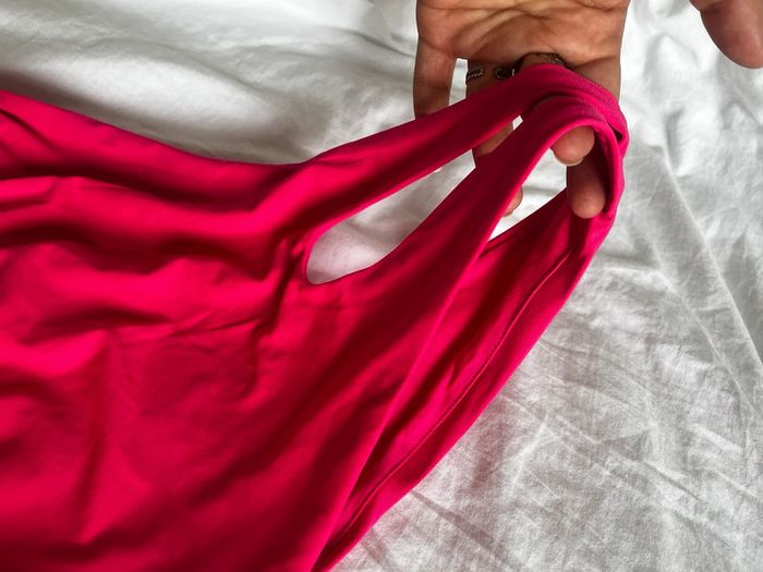 Haut asymétrique rose court - photo numéro 3