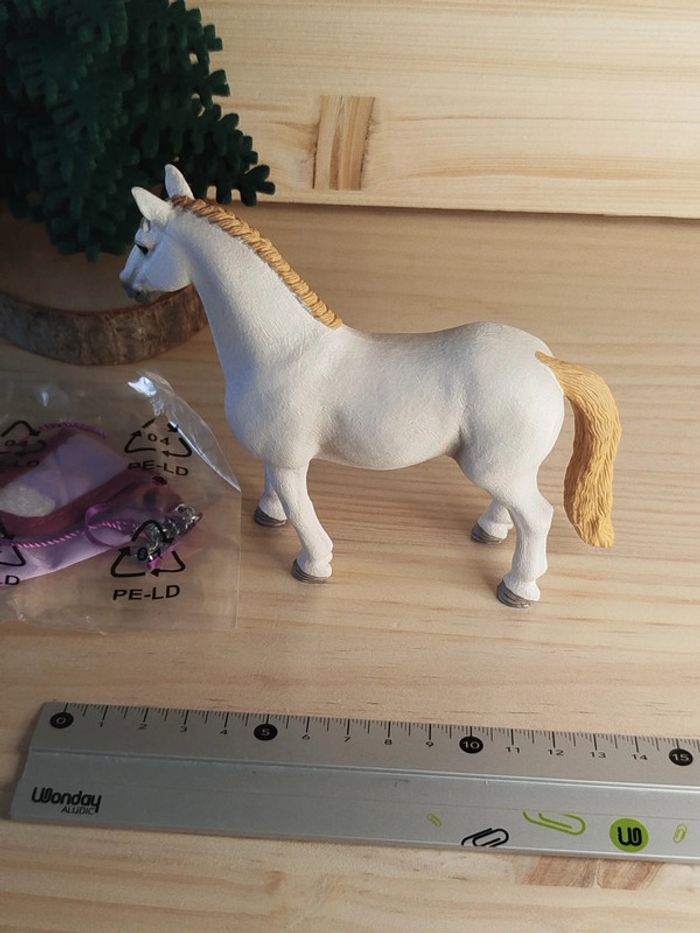 Schleich jument blanche et couverture licol - photo numéro 6