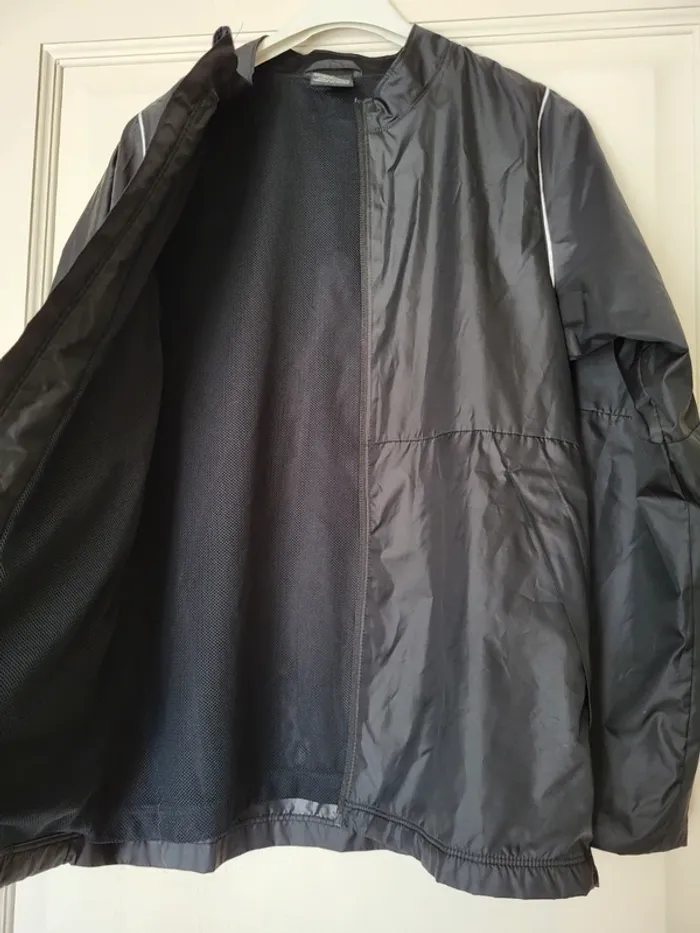 Veste coupe vent imperméable noire Nike - Parfait état - photo numéro 4