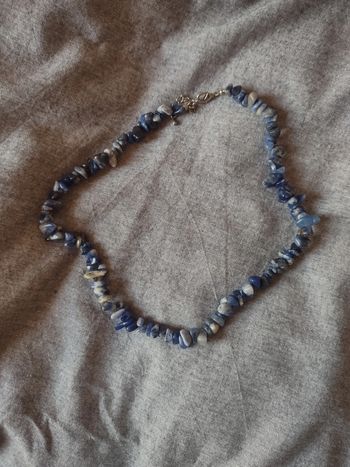 Collier perles naturelles bleues