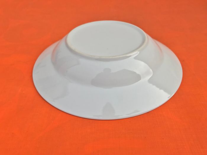 3 assiettes creuses Porcelaine blanche Frise multicolore décor tulipe - photo numéro 5