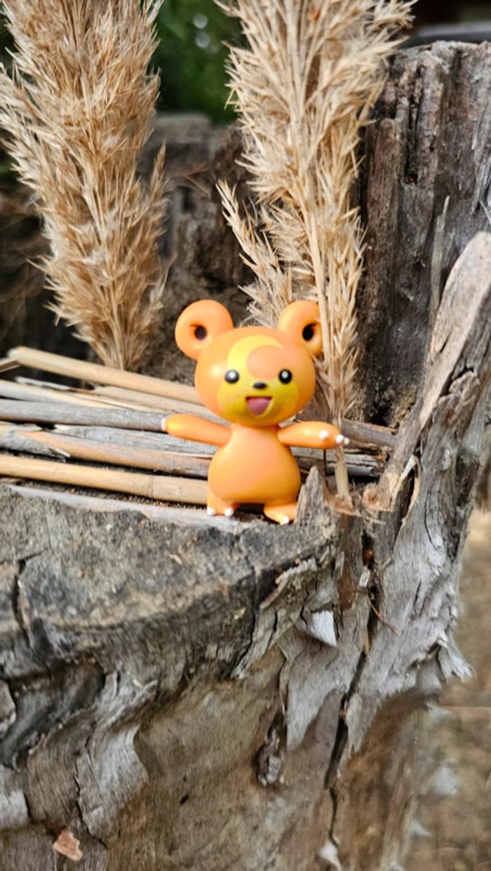 Super figurine Pokemon Nintendo Teddurisa