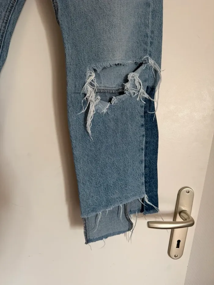 Pantalon droit trou en très bon état taille 34 Zara - photo numéro 3