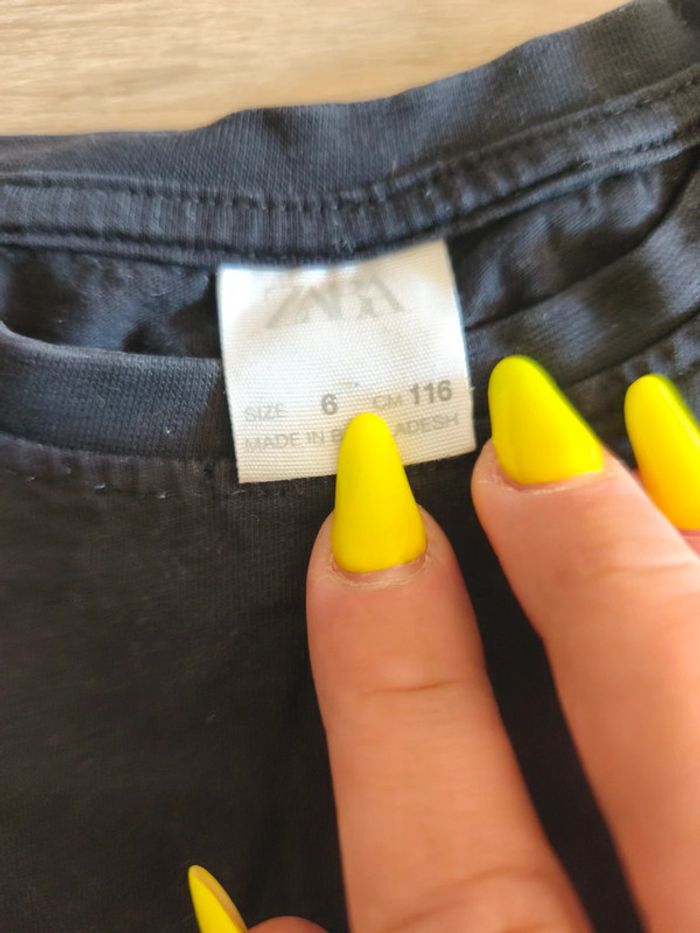 Tee shirt manches courtes taille 6 ans marque Zara - photo numéro 3