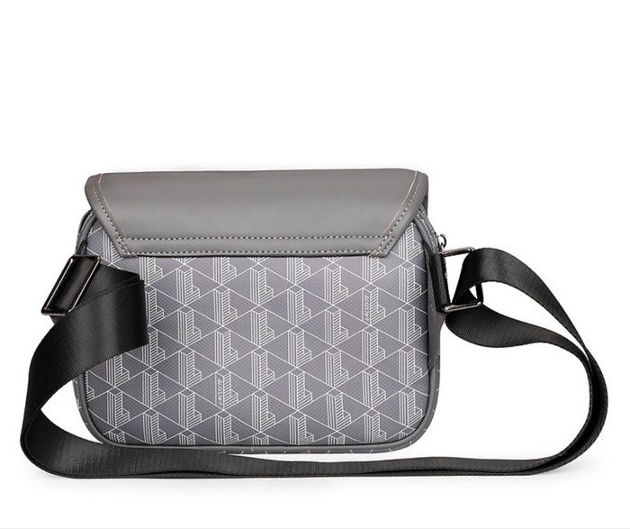 Sacoche Lacoste - photo numéro 1