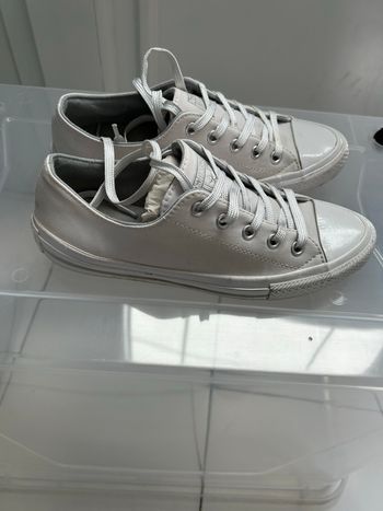 Converses blanches pointure 37 état neuf