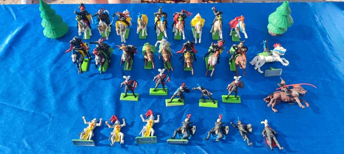 Lot de 31 Chevaliers cavaliers Britains