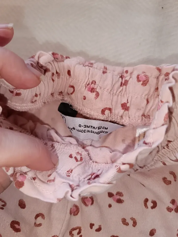 🎀 jolie petit short imprimé léopard rose taille 0/3 mois Primark 🎀 - photo numéro 3
