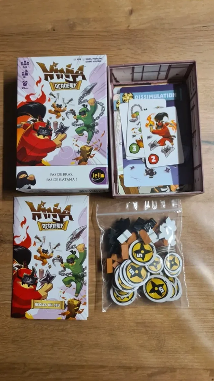 Proche du neuf jeu de société Ninja Academy des éditions Iello