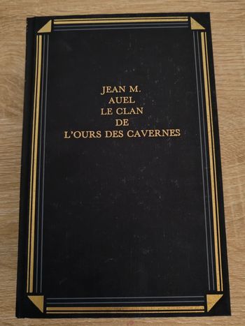 Jean M. Auel 🍀 Le clan de l'ours des cavernes