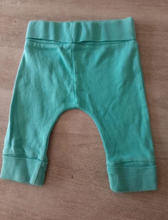 3 pantalons taille 1 mois - photo numéro 8