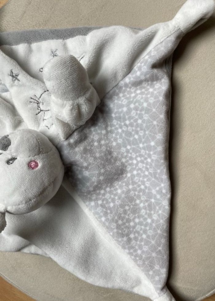 Doudou attache tétine Lapin Plat Carré Neuf - photo numéro 8