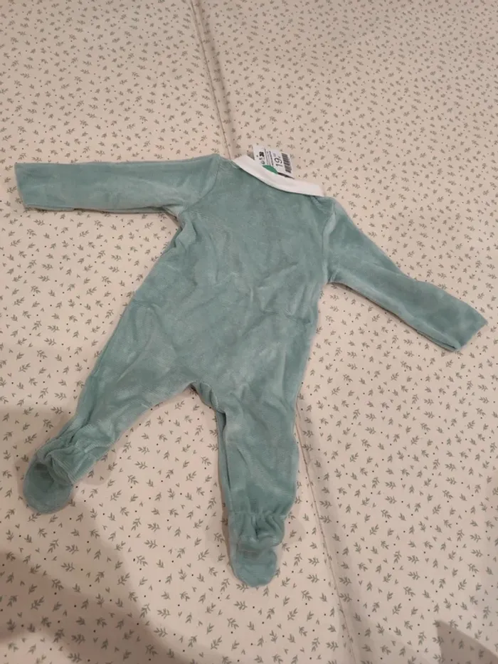 Pyjama magnifique premiers bonheurs 1 mois - photo numéro 4