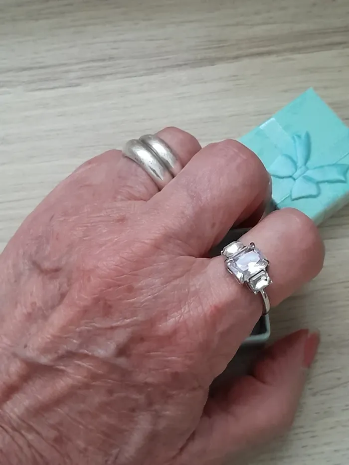Bague, style classique,  3 pierres transparentes taille 60 - photo numéro 5