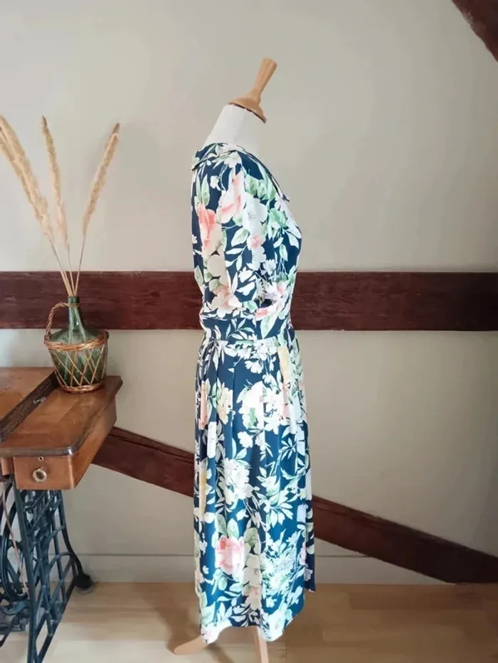 Robe fleurie bleu marine soie - photo numéro 5