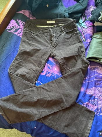 Pantalon style velours taille 40 marque cache cache