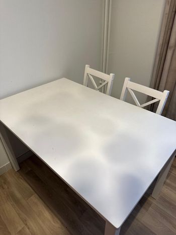 Table avec chaise