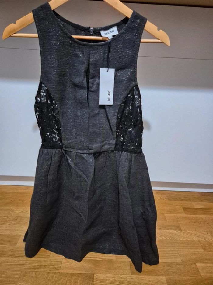 Robe classe BEL AIR grise argenté avec dentelle Taille 3 M