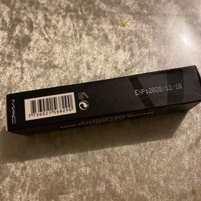 MAC Mascara Zoom Waterfast Lash Noir - photo numéro 3