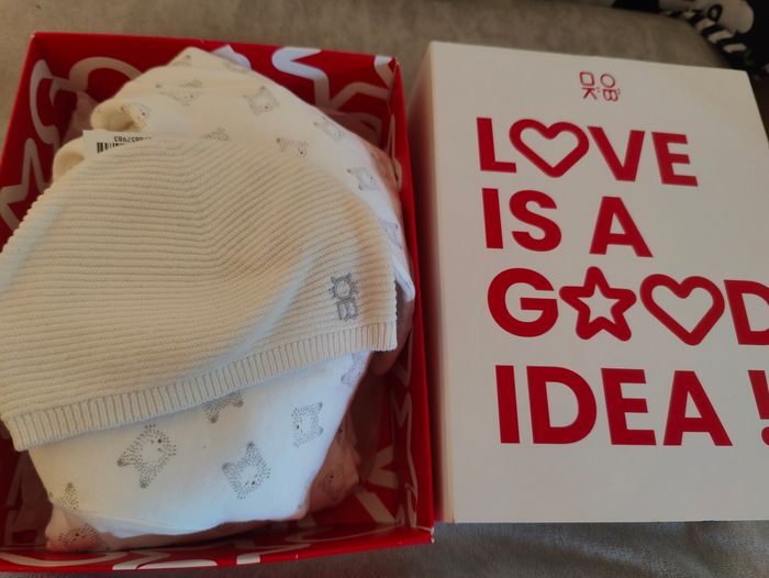 Ensemble Okaïdi neuf avec boîte et étiquette - photo numéro 2