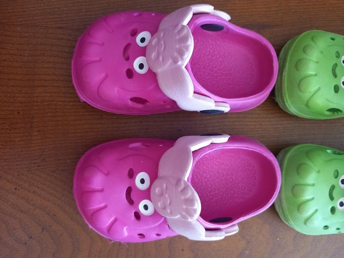 Lot 2 paires de crocs - photo numéro 2