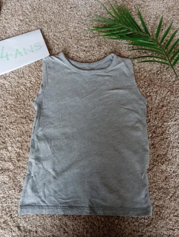 T-shirt sans manches 4 ans