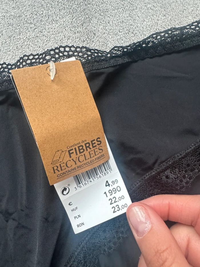 Culotte noire avec dentelle - photo numéro 2