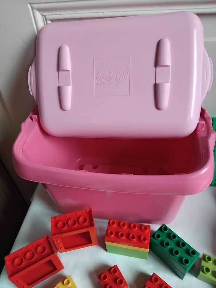 LEGO avec boîte de rangement - photo numéro 2