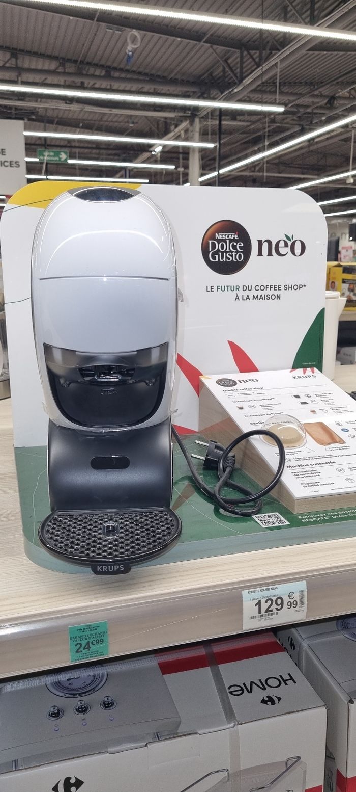 Machine à café neuve  avec 4 packets café thé