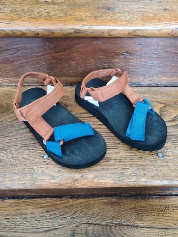 Sandales légères 28/29