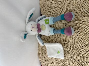 Doudou et compagnie lapin les ptitous pantin mouchoir blanc violet rayure