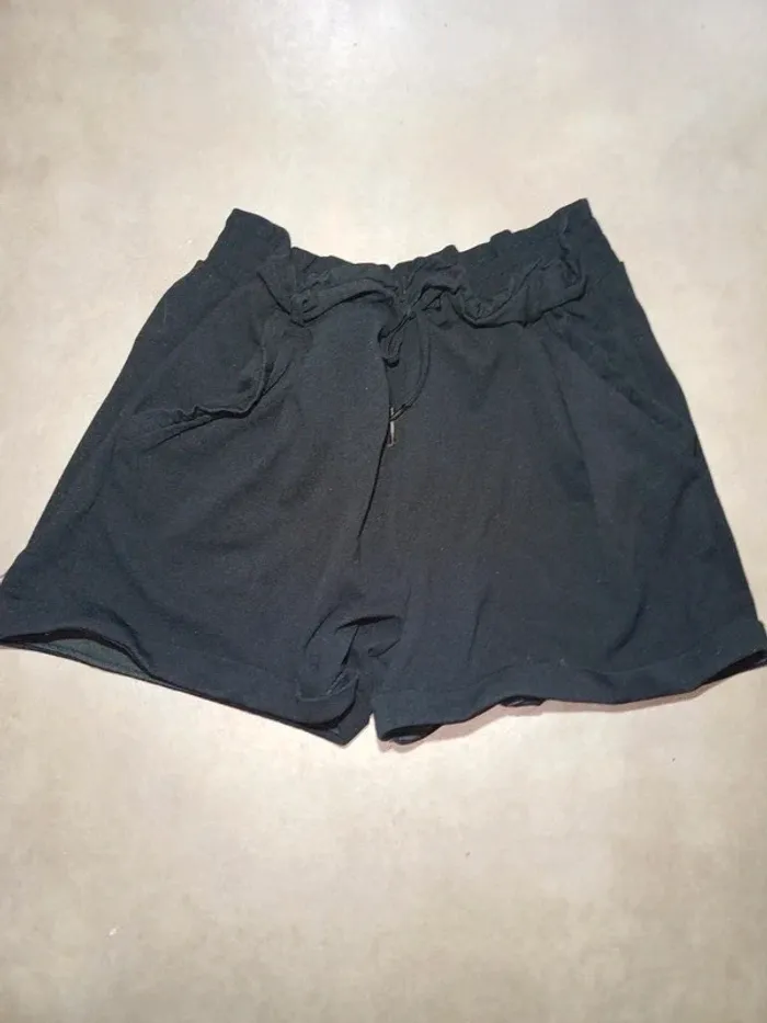 Autres shorts Sans Marque