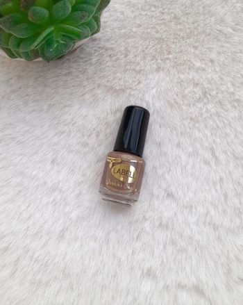 Vernis à ongles, Labell