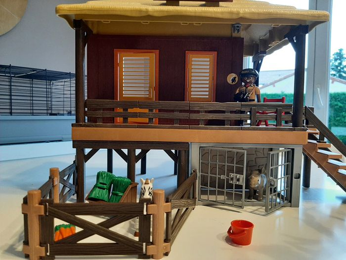 Playmobil centre de soins pour animaux sauvages Oambati Station - photo numéro 7