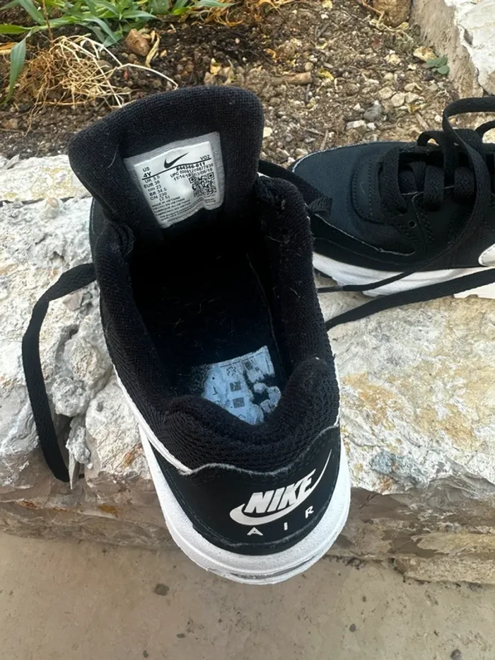 Nike Air Max noires et blanches – Pointure 36 - photo numéro 4