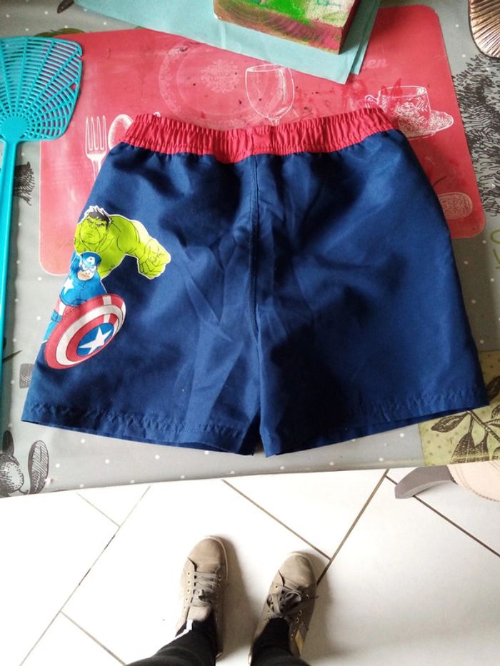 Short de bain avengers 116/122 - photo numéro 5
