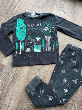 - Pyjama Bob&Oli - 6 ans - Très bon état, les dessin commence à craqueler 