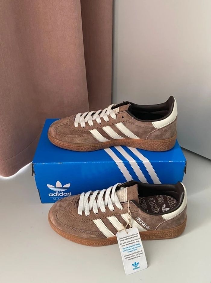 Adidas Handball Spezial taille 40 - photo numéro 4