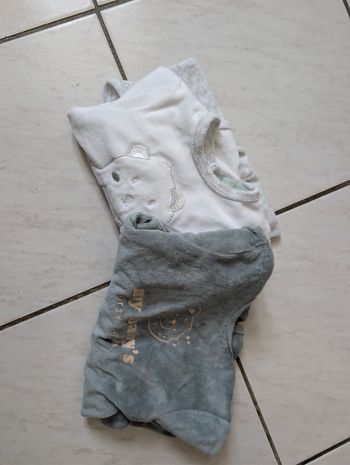 Deux pyjamas hiver 6 mois 