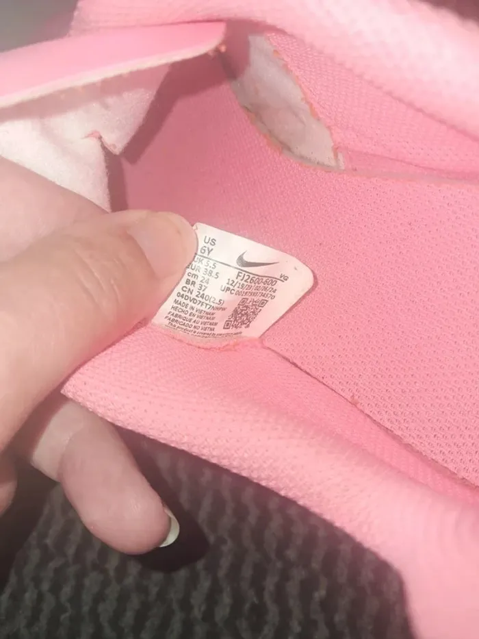 Crampons Nike 38.5 - photo numéro 6