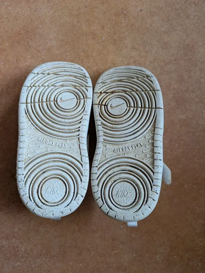 Baskets blanches Nike P.23,5 - photo numéro 3
