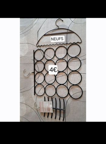 Lot NEUF porte bijoux, foulards et cravattes
